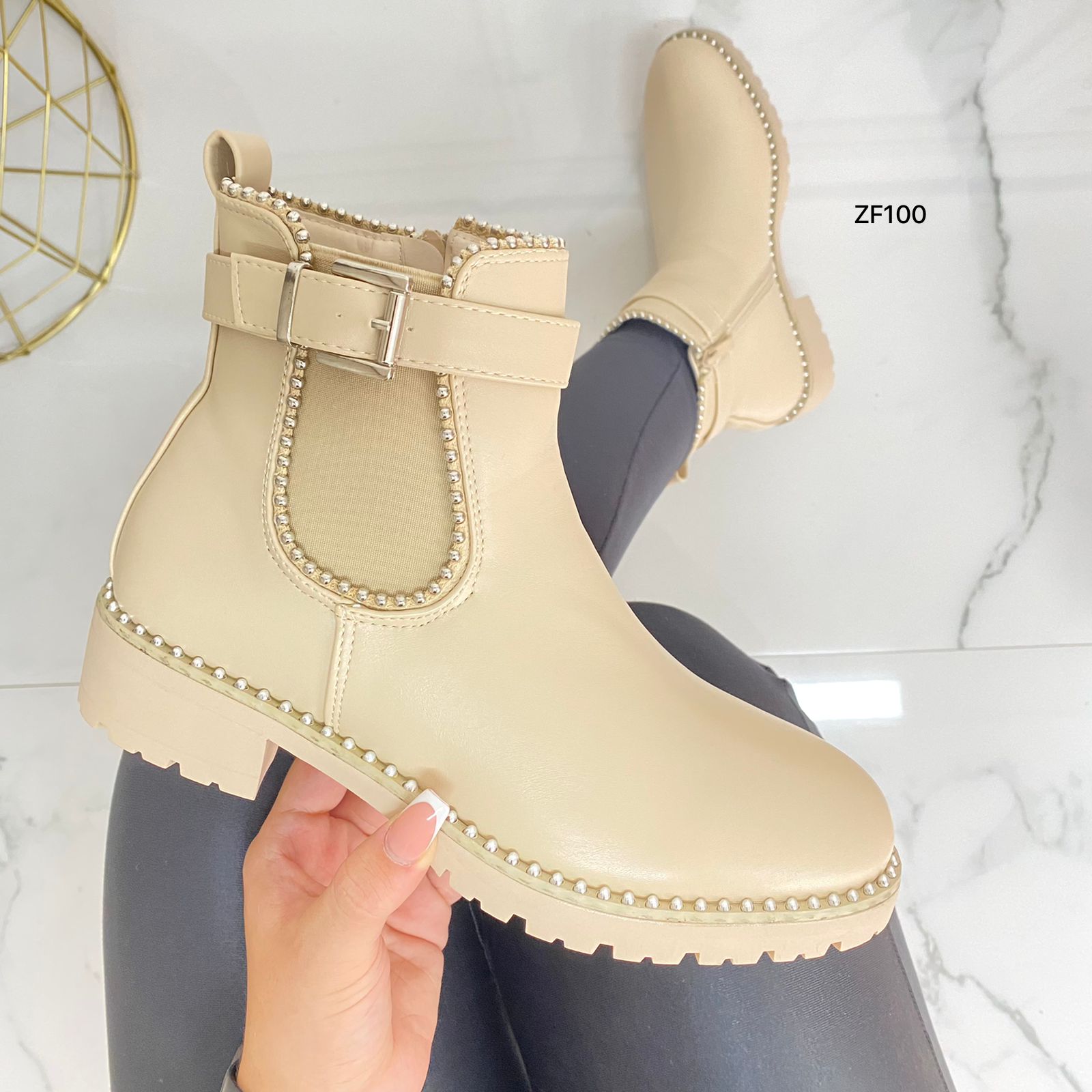 Botin beige apliques plateados suela 3cm 888-7 C13